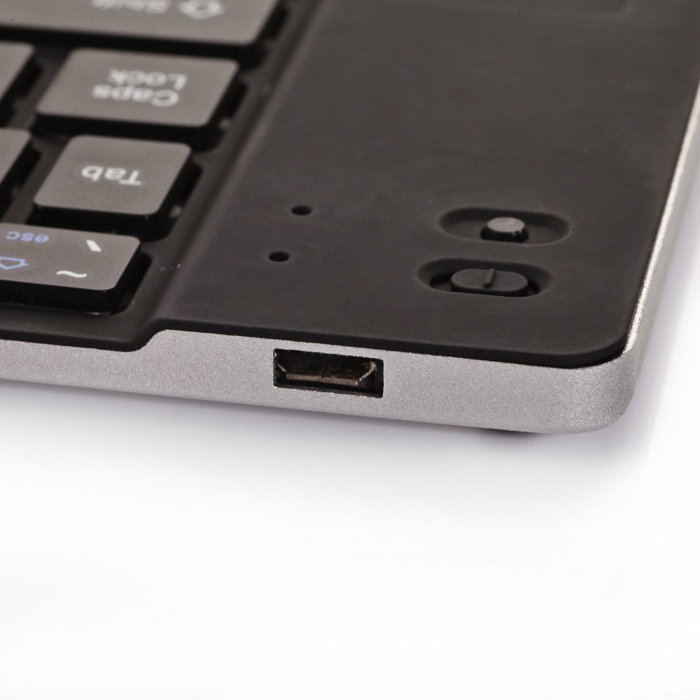 USA Broadcom 3 chip aluminum alloy wireless Bluetooth keyboard Bluetooth 3 built-in lithium battery folding keyboard